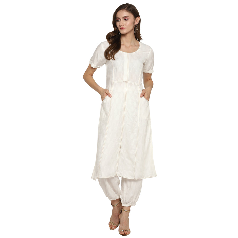 EnWhite loose white kurta with stylized bottom