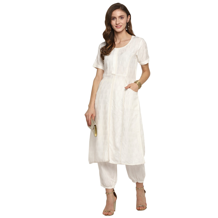 EnWhite loose white kurta with stylized bottom