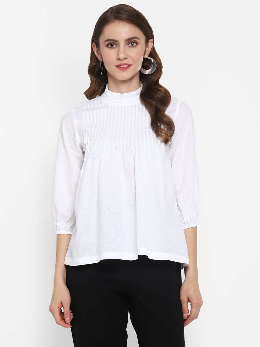 Enwhite Short Top With Pintucks