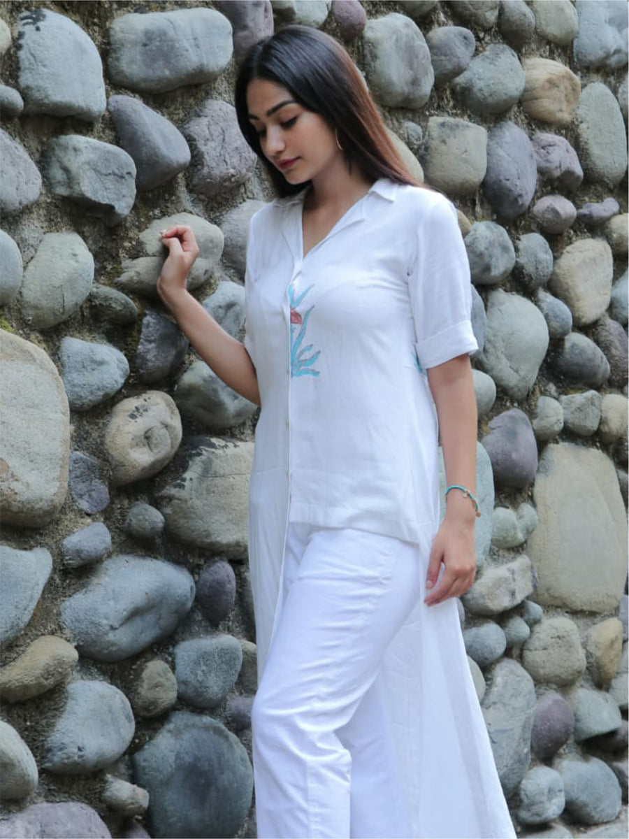 EnWhite asymmetrical top